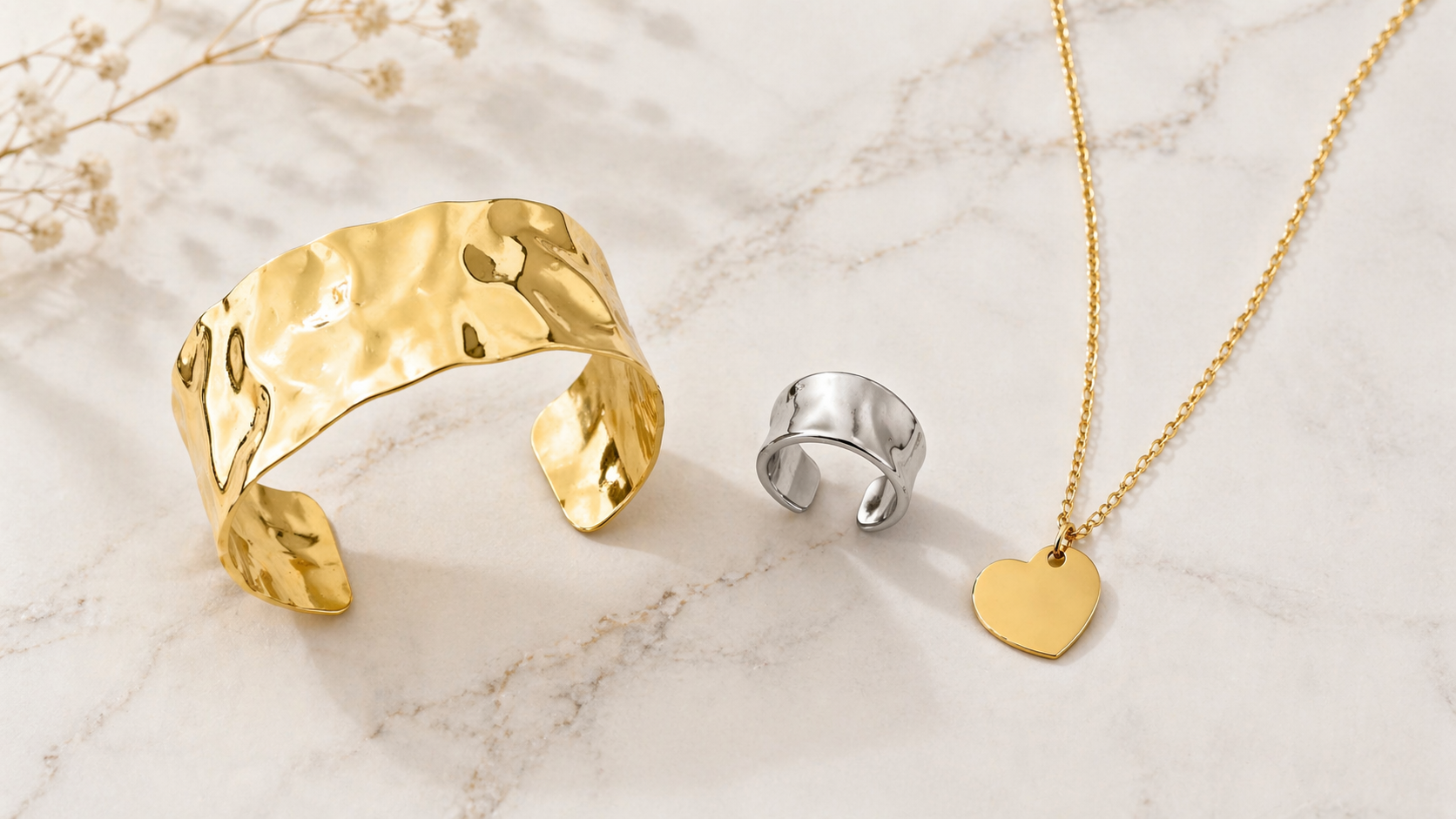 Acier inoxydable, plaqué or, argent massif : comment choisir la matière de ses bijoux ?